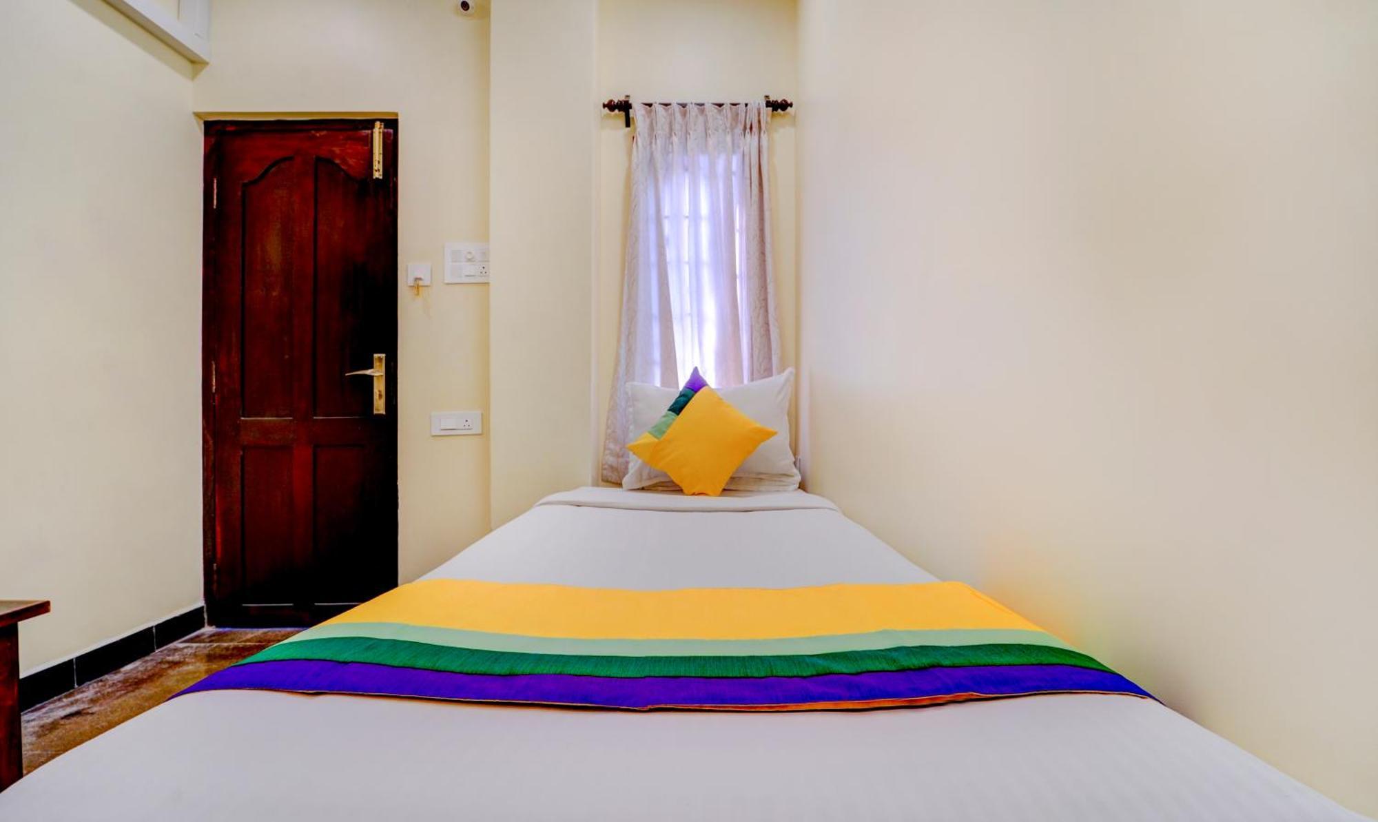 Treebo Trip Prakasam Residency Puducherry Exterior foto