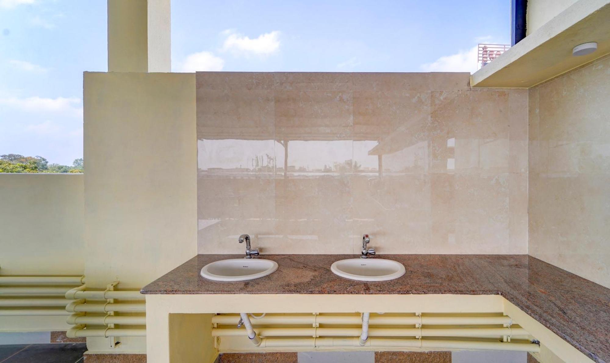 Treebo Trip Prakasam Residency Puducherry Exterior foto